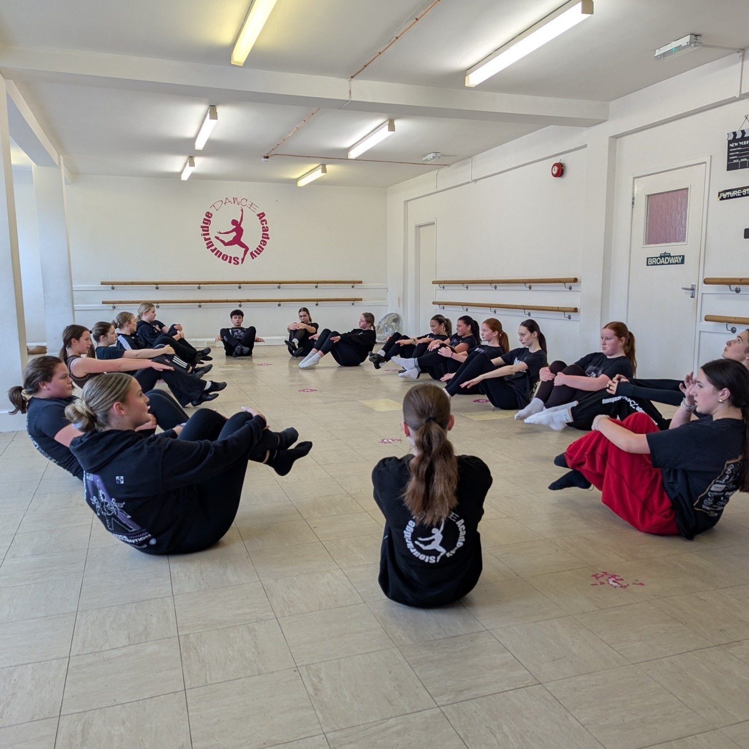 dance-class-circle-square-1536x1536